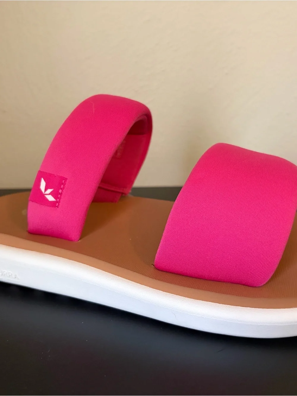 UGG vibrant pink